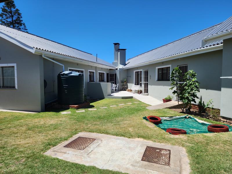 5 Bedroom Property for Sale in Hartenbos Western Cape